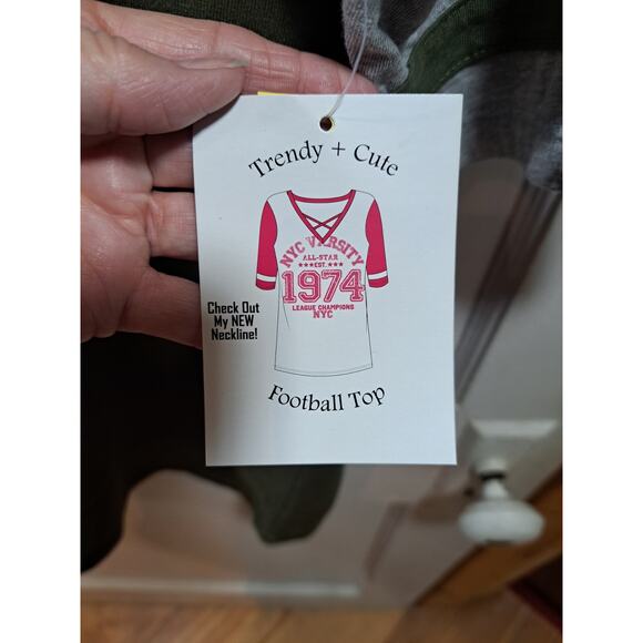 Bobbie Brooks XL Junior Football Shirt. Green and Pink V-Neck 01 NWT - Picture 6 of 9